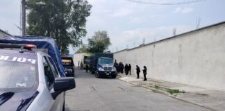 Localizan a 229 migrantes dentro de un tráiler en Veracruz.