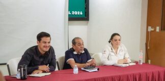 Gobierno de Veracruz acuerda apoyo a pescadores afectados por hidrocarburo en Laguna de Carrizal