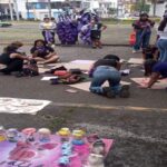 Realizan “mercadita” feminista previo a marcha del 8M en Xalapa.
