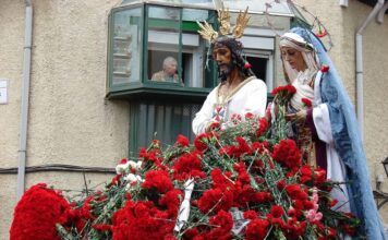 Málaga se rinde al pie del Cautivo: El rugido de la fe en la Costa del Sol .