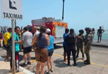 Rescatan da turistas de Jalisco en muelle de Veracruz .
