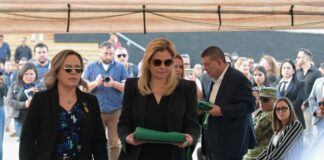 Se reúnen la Gobernadora Maru Campos y el secretario Omar García Harfuch.