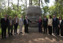 Presidenta visita el Centro Nacional de Supercomputación de Barcelona. .