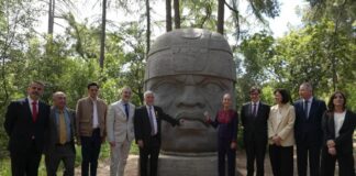 Presidenta visita el Centro Nacional de Supercomputación de Barcelona. .