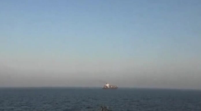 Irán desafía a Estados Unidos y ratifica el cierre del estrecho de Ormuz hasta nuevo aviso