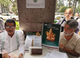 Anuncian la XXII Feria Xalapeña del Libro en el parque Juárez.
