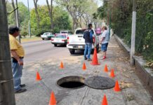 Tras falla en la red de CFE sobre Lázaro Cárdenas, personal del Ayuntamiento realizó las labores de reparación.