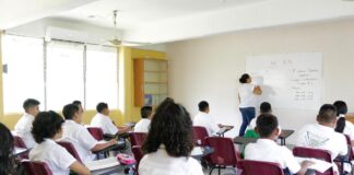 Retornan a las aulas más de 1.6 millones de alumnos en Veracruz.