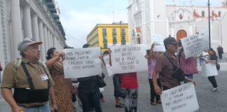 Xalapa: Pensionados y Jubilados reanudan plantón en Xalapa; exigen seguro de vida y pago de adeudos.