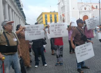 Xalapa: Pensionados y Jubilados reanudan plantón en Xalapa; exigen seguro de vida y pago de adeudos.