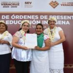 Entrega SEV órdenes de presentación a docentes de educación indígena.