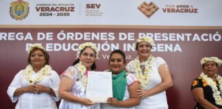Entrega SEV órdenes de presentación a docentes de educación indígena.