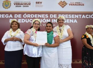 Entrega SEV órdenes de presentación a docentes de educación indígena.