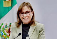 Gobierno de Veracruz adquiere 60 ambulancias para hospitales ante rezago del IMSS-Bienestar.