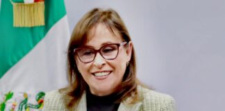 Gobierno de Veracruz adquiere 60 ambulancias para hospitales ante rezago del IMSS-Bienestar.