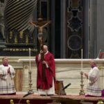 En un mundo en guerra, aprendamos de Cristo a no devolver el mal recibido