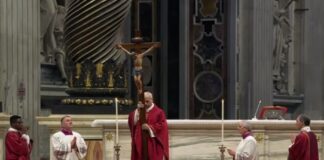 En un mundo en guerra, aprendamos de Cristo a no devolver el mal recibido