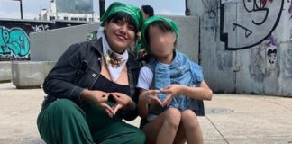 Madres estudiantes podrían contar con servicios de cuidado infantil en universidades.