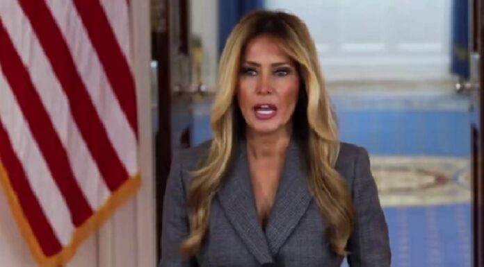 Melania Trump se deslinda de Jeffrey Epstein y exige parar las mentiras sobre un presunto vínculo.