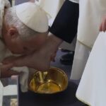 Papa León XIV preside ritos de su primera Semana Santa; llama a la humildad y al servicio.