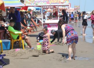 “Está muy limpia, muy bonito y con ambiente familiar”: turistas invitan a visitar playas de Tecolutla