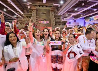 Rocío Nahle pone a Veracruz de moda en el Tianguis Turístico .