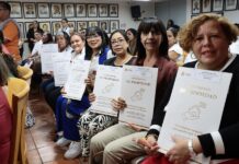 SEV entrega títulos de propiedad a 54 escuelas; destacan planteles con 94 años .