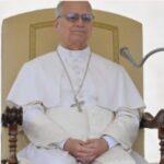 La democracia solo se mantiene sana si está arraigada en la ley moral, advierte León XIV