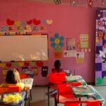 La violencia contra las mujeres y niñas más allá de las aulas.
