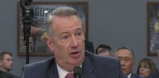 ICE anuncia salida de su director interino Todd Lyons tras muerte de 15 mexicanos.