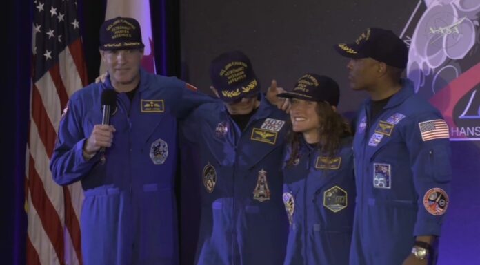 Astronautas de Artemis II describen como “única” su misión lunar y comparten su experiencia.