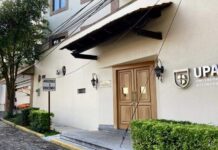 300 alumnos de Psicología de la UPAV siguen sin clases por paro de docentes en Xalapa.