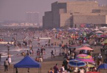 Familias destacan condiciones seguras y mar tranquilo en Veracruz–Boca del Río .
