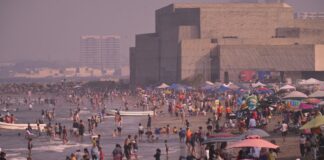 Familias destacan condiciones seguras y mar tranquilo en Veracruz–Boca del Río .