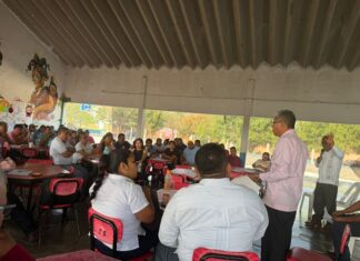 Participan docentes en capacitación para reforzar la lectura y escritura chinanteca