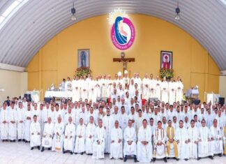 Inició el Triduo Pascual en Veracruz con celebraciones en más de 90 parroquias.