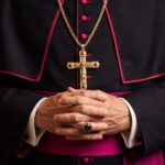 Arquidiócesis de Puebla alerta sobre grupo con “falso obispo” que simula actos católicos.