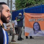 Bukele arremete contra medios y defensoras en El Salvador.