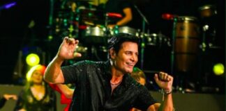 Chayanne enseña a sus “hijos” a celebrar a mamá con una divertida coreografía de “Torero”.