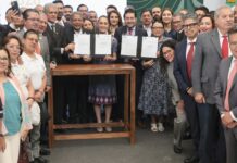 Presidenta anuncia acuerdo para que trabajadores del Estado ganen el salario medio del IMSS