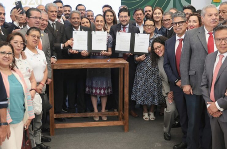 Presidenta anuncia acuerdo para que trabajadores del Estado ganen el salario medio del IMSS