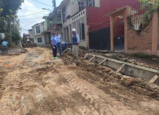 Realiza Daniela Griego recorrido de supervisión de obras.