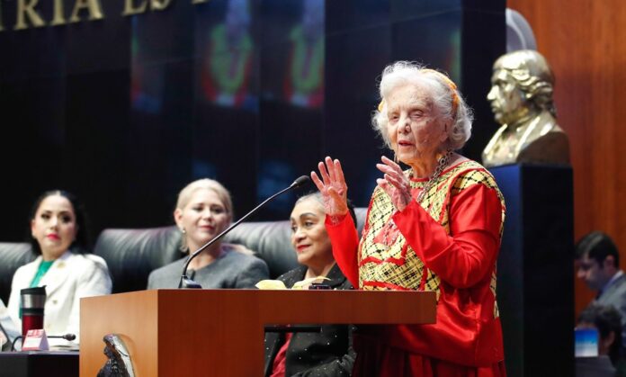 Elena Poniatowska Sesion_Solemne-3
