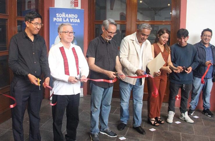 Alumnado UV crean obras artísticas para celebrar 35 años de Matraca, A. C