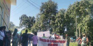 Ayuntamiento de Xalapa atendió a manifestantes de la FREDEPO por obra de puente y drenaje pluvial.
