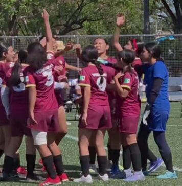 # Video: Reconoce Rocío Nahle al equipo femenil de Veracruz por su papel en Mundialito de Fútbol