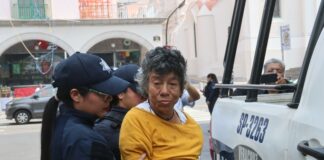 Mujer en situación de calle agrede a oficial de Tránsito en el centro de Xalapa.