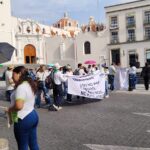 Estudiantes de la UPAV protestan en Xalapa por falta de maestros y adeudos a docentes..