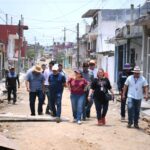 En tres colonias, Daniela Griego supervisó avances de obras en proceso.