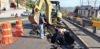 Se atiende de manera emergente socavón en Lázaro Cárdenas; precaución al circular en la zona